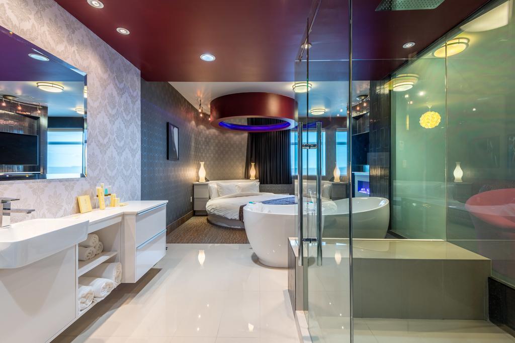 Clique Airport Hotel Calgary