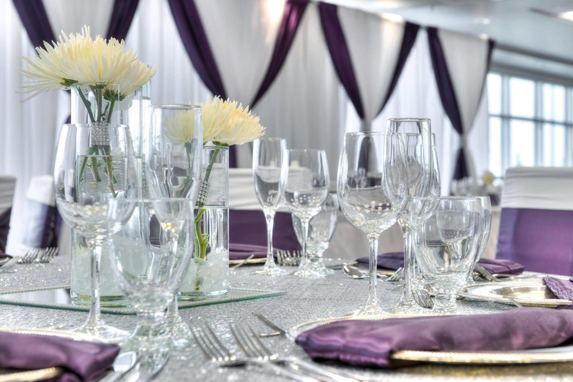Clique Airport Hotel Calgary